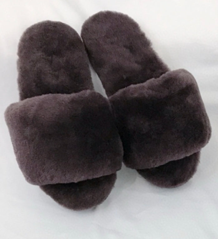 U-050375920　slippers