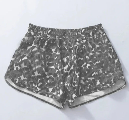 SL601 # KID LEOPARD AND CAMO SHORT