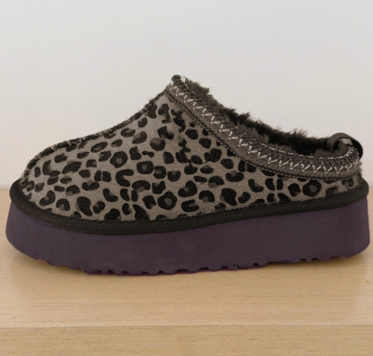 U090150210  Adult slippers