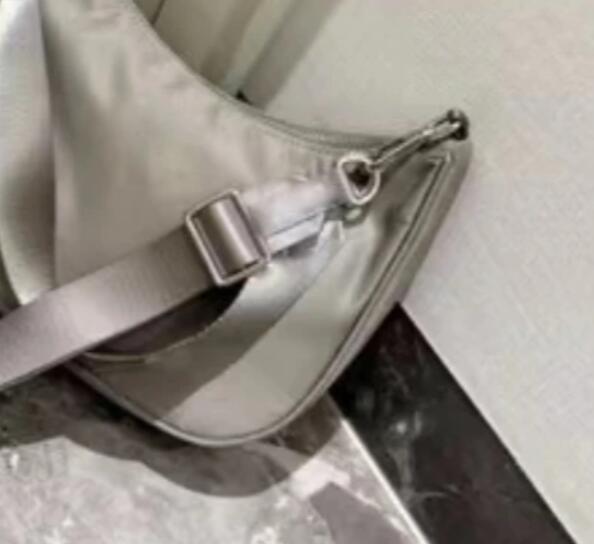 0503 # Women NYLON CROSSBODY BAG 3L