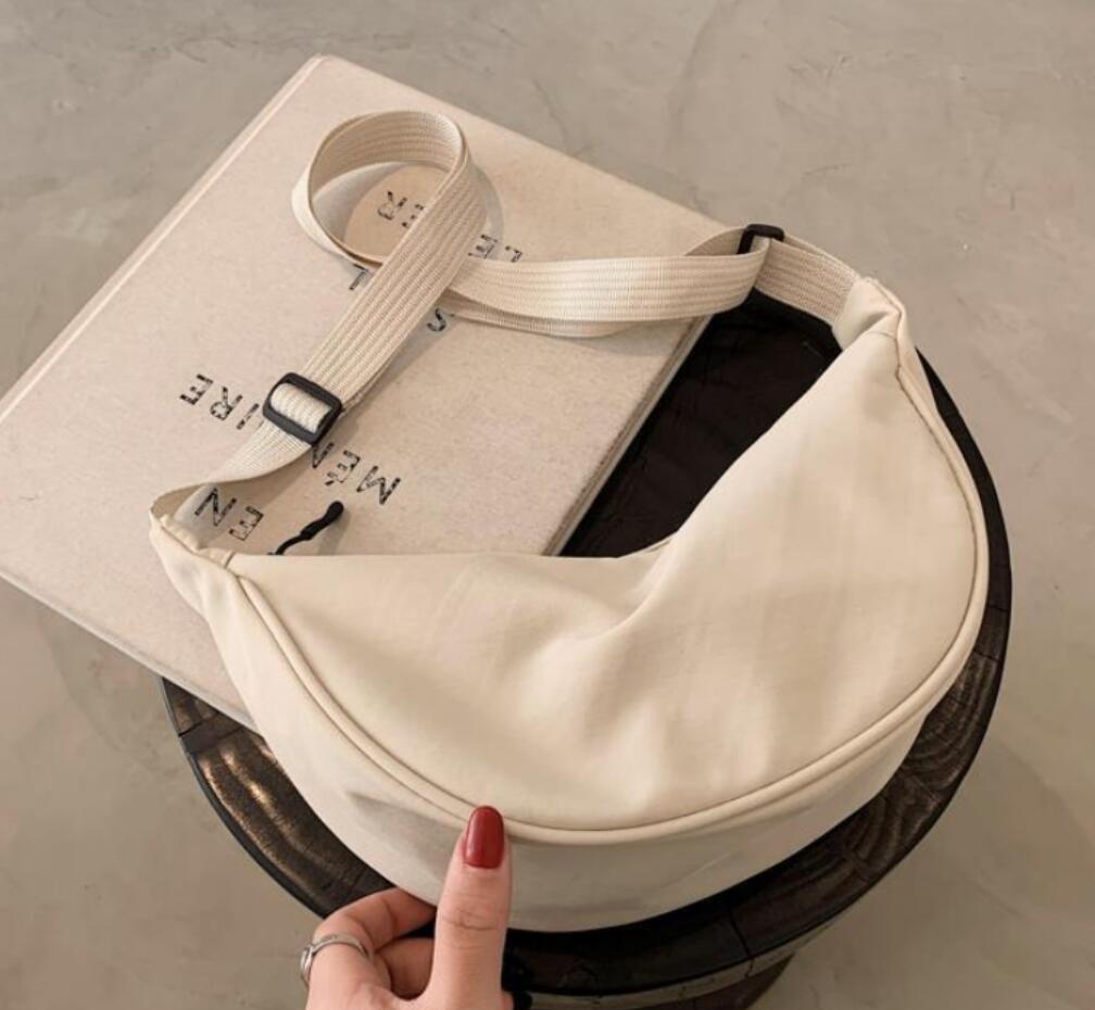 2406 # women 2.5L Multiple pockets bag