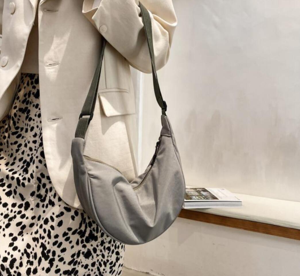 2406 # women 2.5L Multiple pockets bag