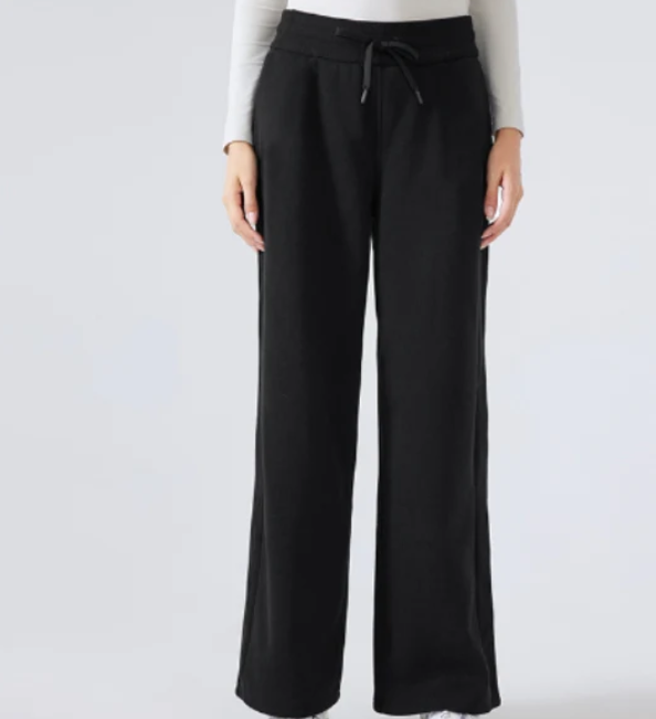 152 # FLEECE SWEATPANTS